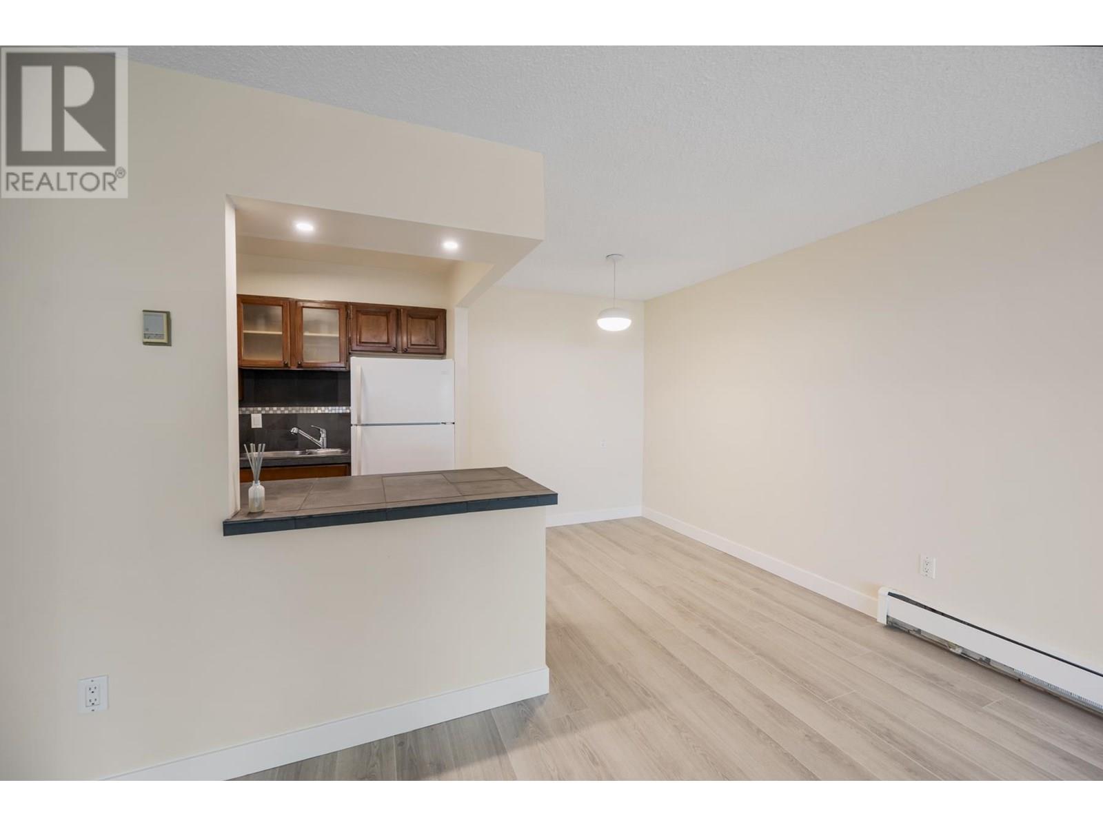 Photo 16 of 302 1066 E 8th Avenue, Vancouver BC