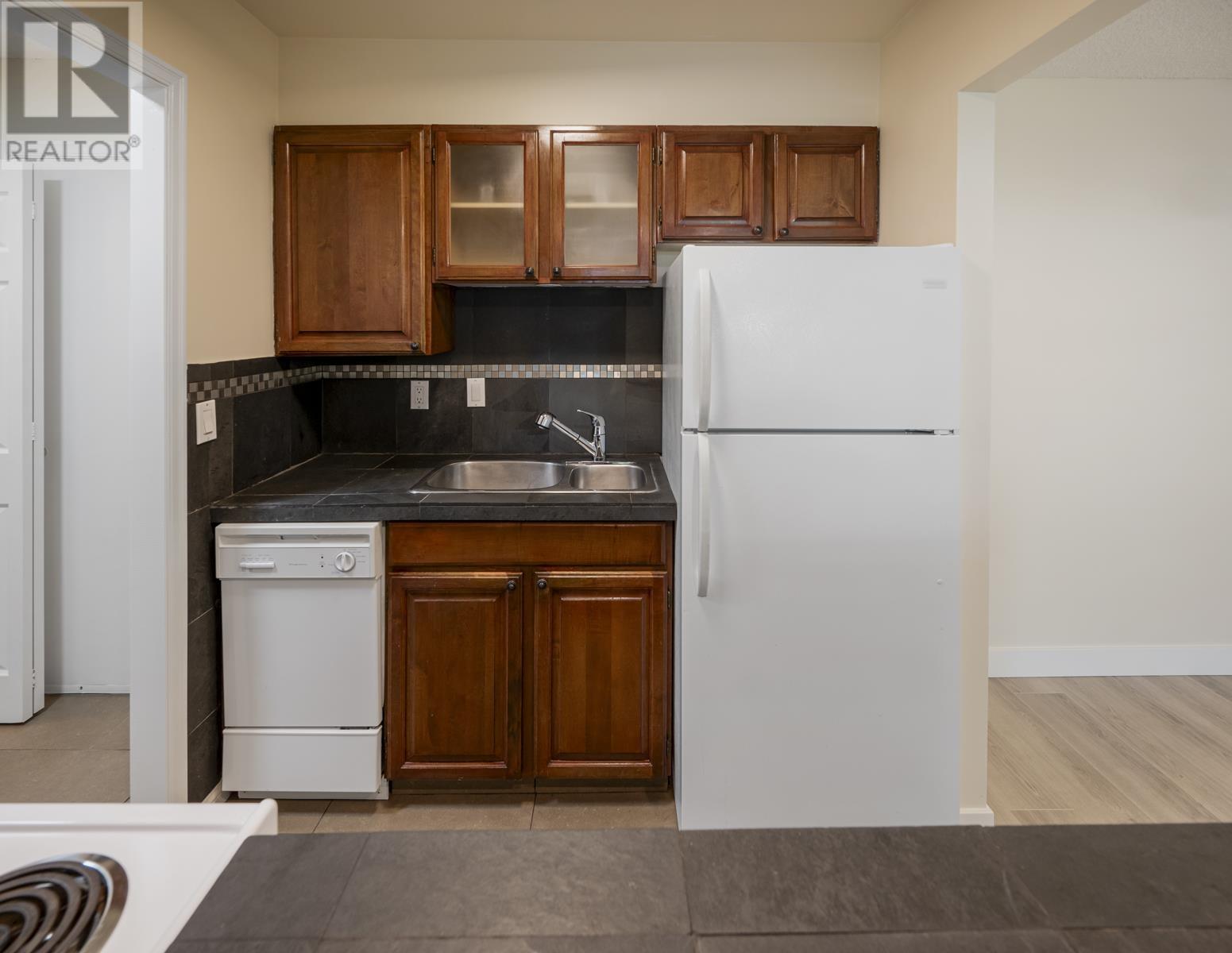 Photo 27 of 302 1066 E 8th Avenue, Vancouver BC