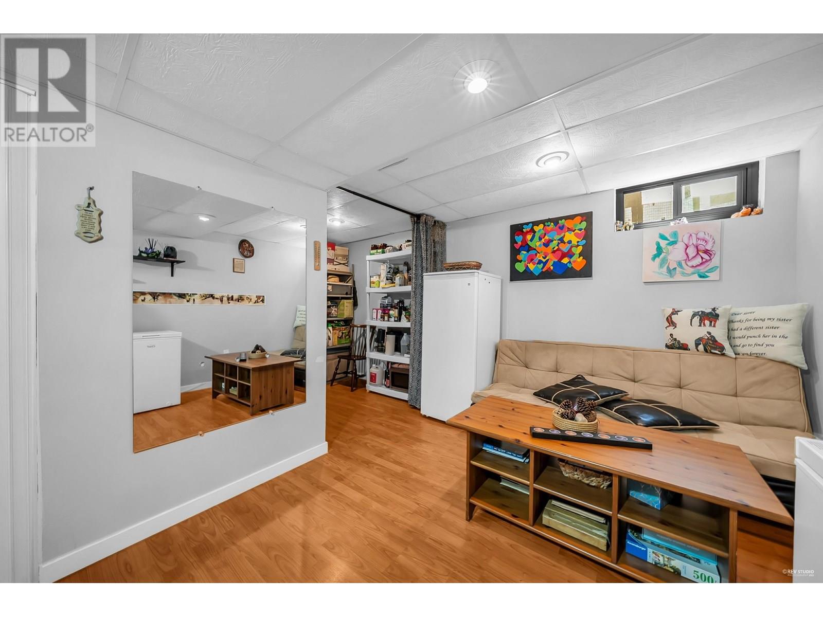 Photo 25 of 16 225 W 14th Street, North Vancouver BC
