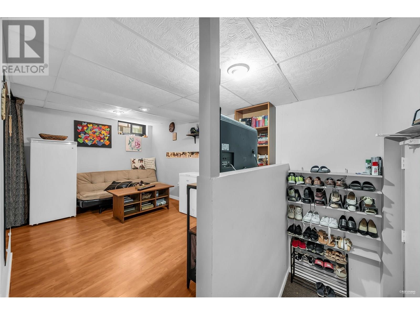 Photo 23 of 16 225 W 14th Street, North Vancouver BC