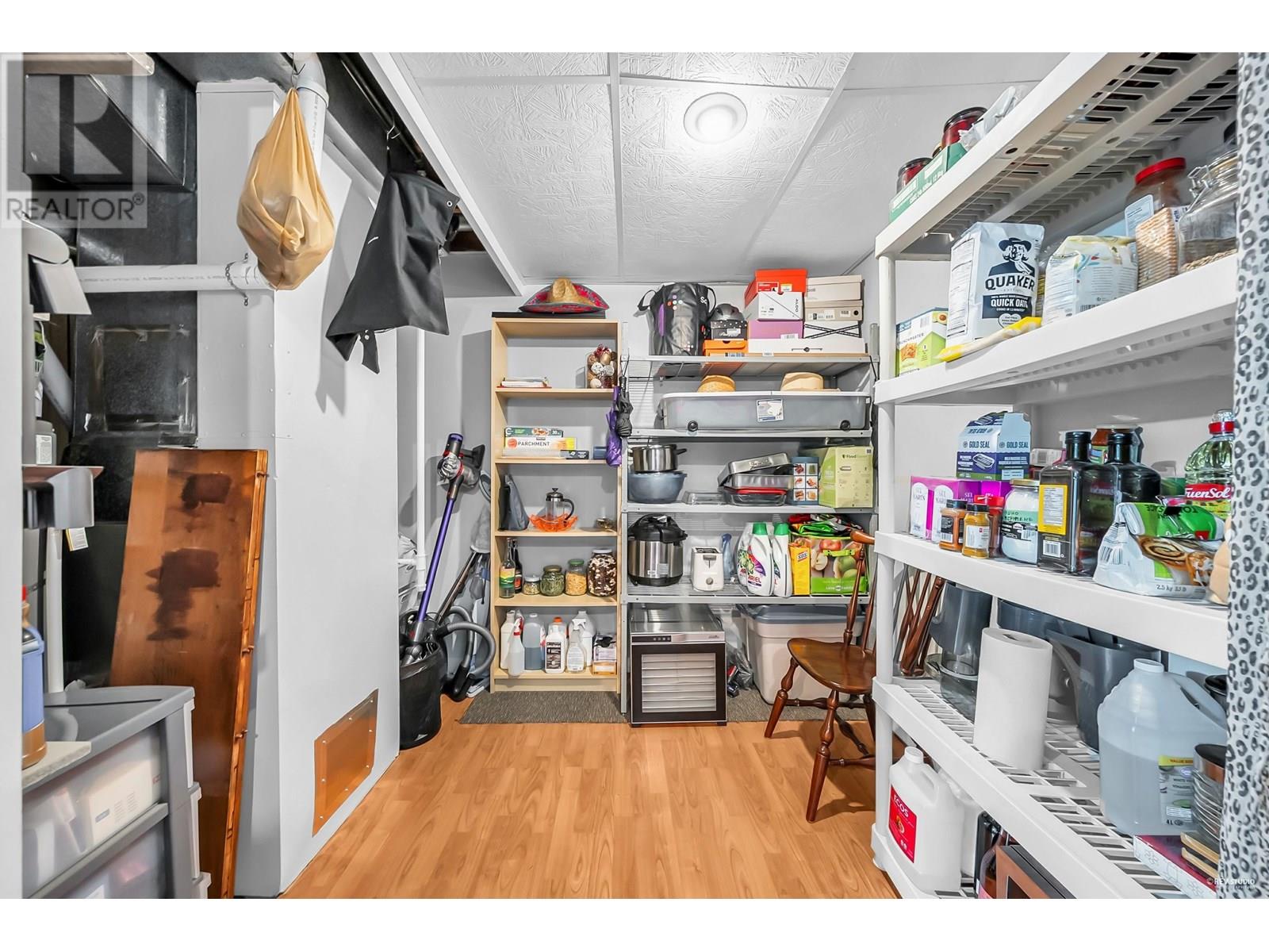 Photo 27 of 16 225 W 14th Street, North Vancouver BC