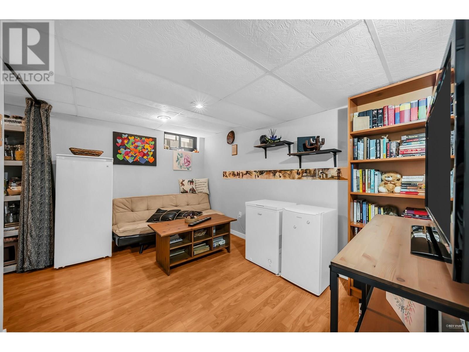 Photo 26 of 16 225 W 14th Street, North Vancouver BC