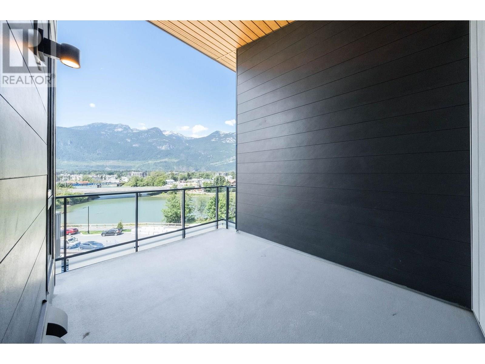 Photo 19 of 513 1506 Scott Crescent, Squamish BC