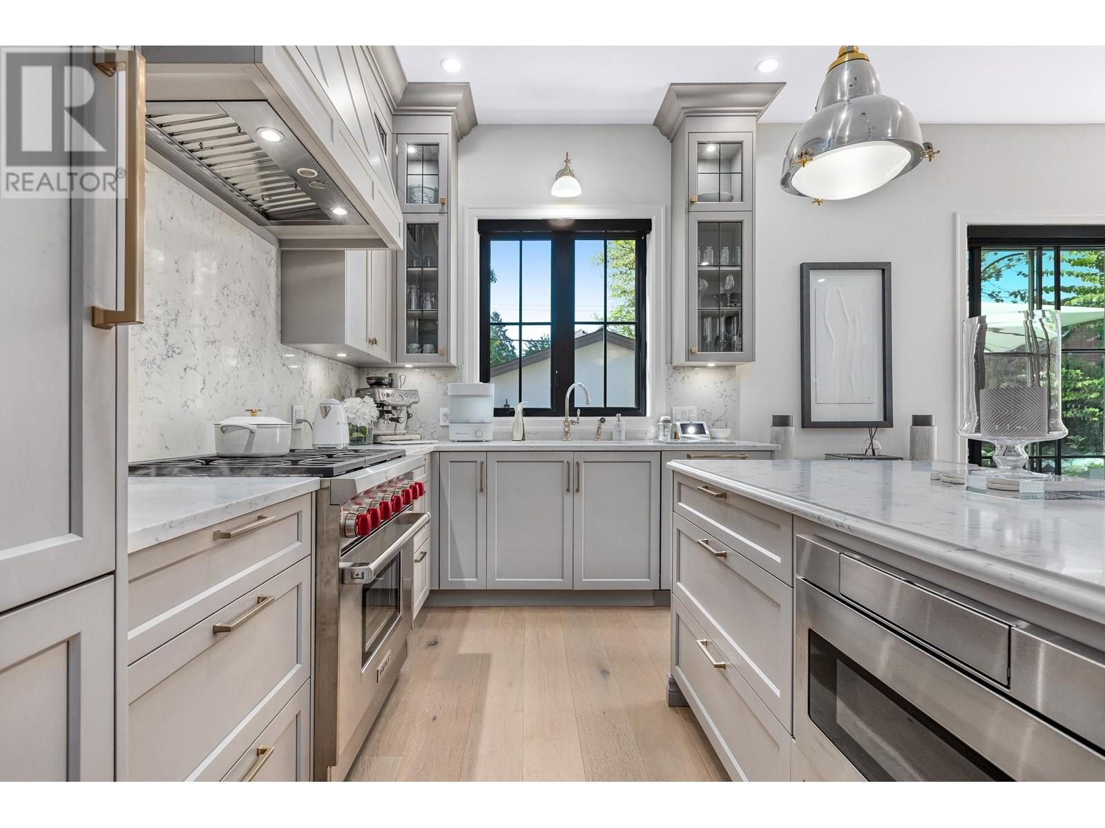 Photo 12 of 2720 Stephens Street, Vancouver BC