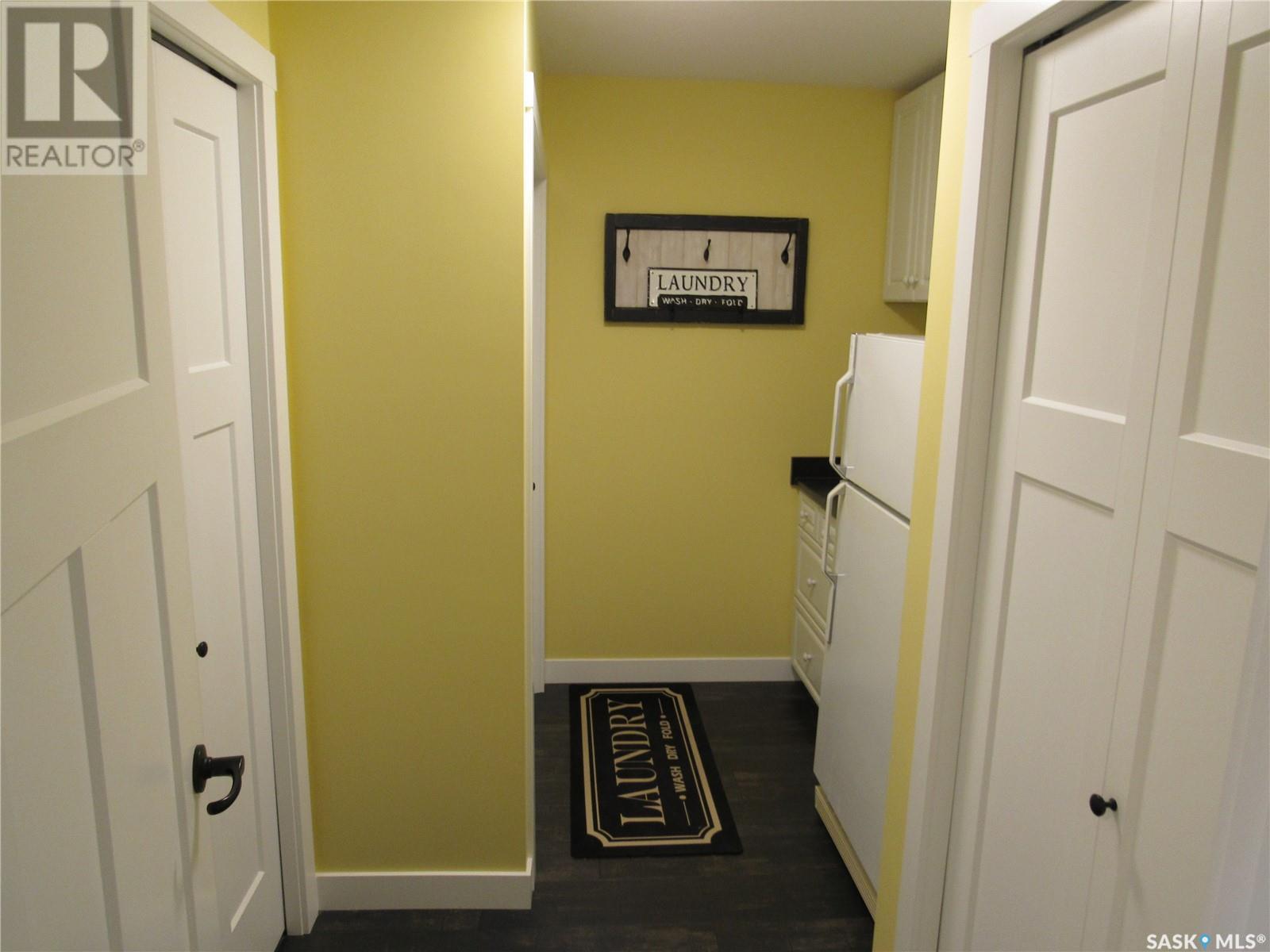 Photo 2 of 303 210 3rd Avenue E, Rosetown SK