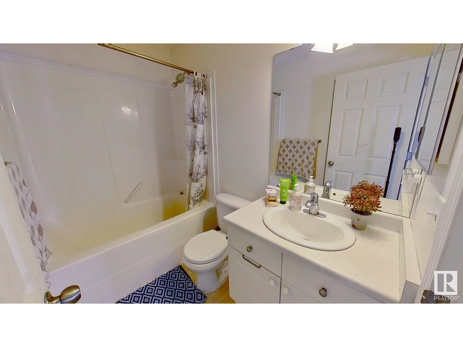 Photo 11 of 5596 Stevens Cr Nw, Edmonton AB