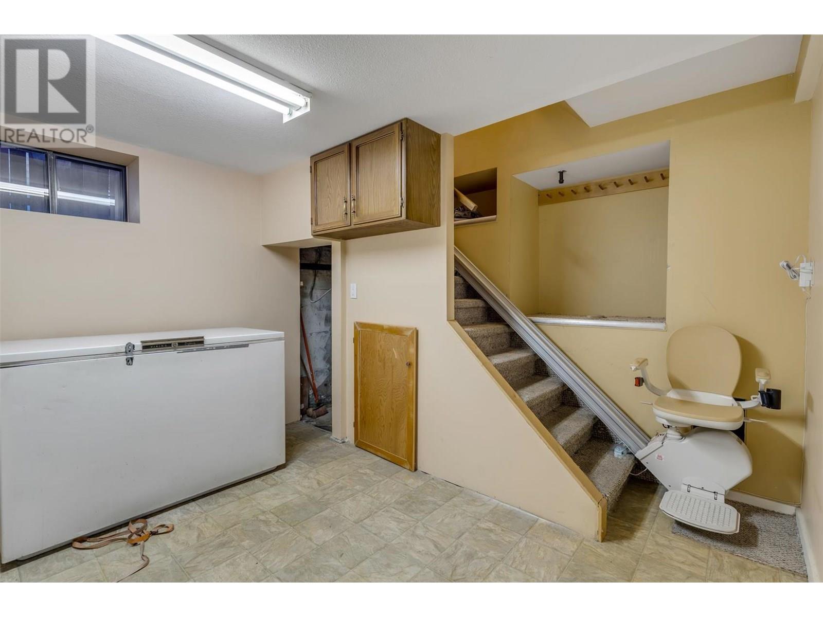 Photo 19 of 215 Mugford Road, Kelowna BC