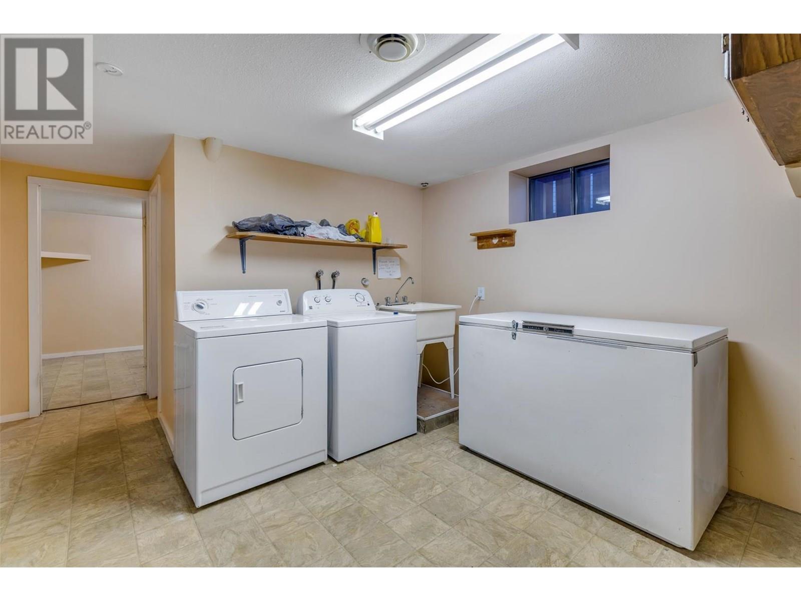 Photo 8 of 215 Mugford Road, Kelowna BC