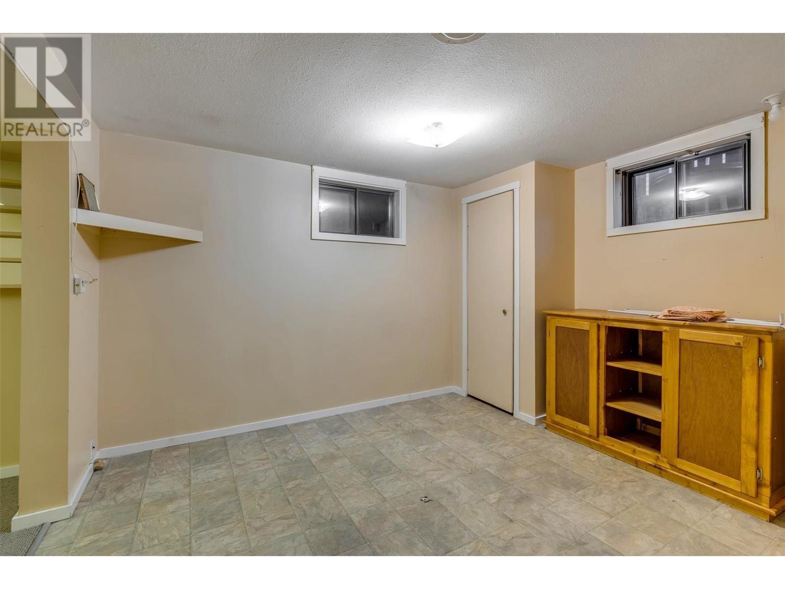 Photo 16 of 215 Mugford Road, Kelowna BC