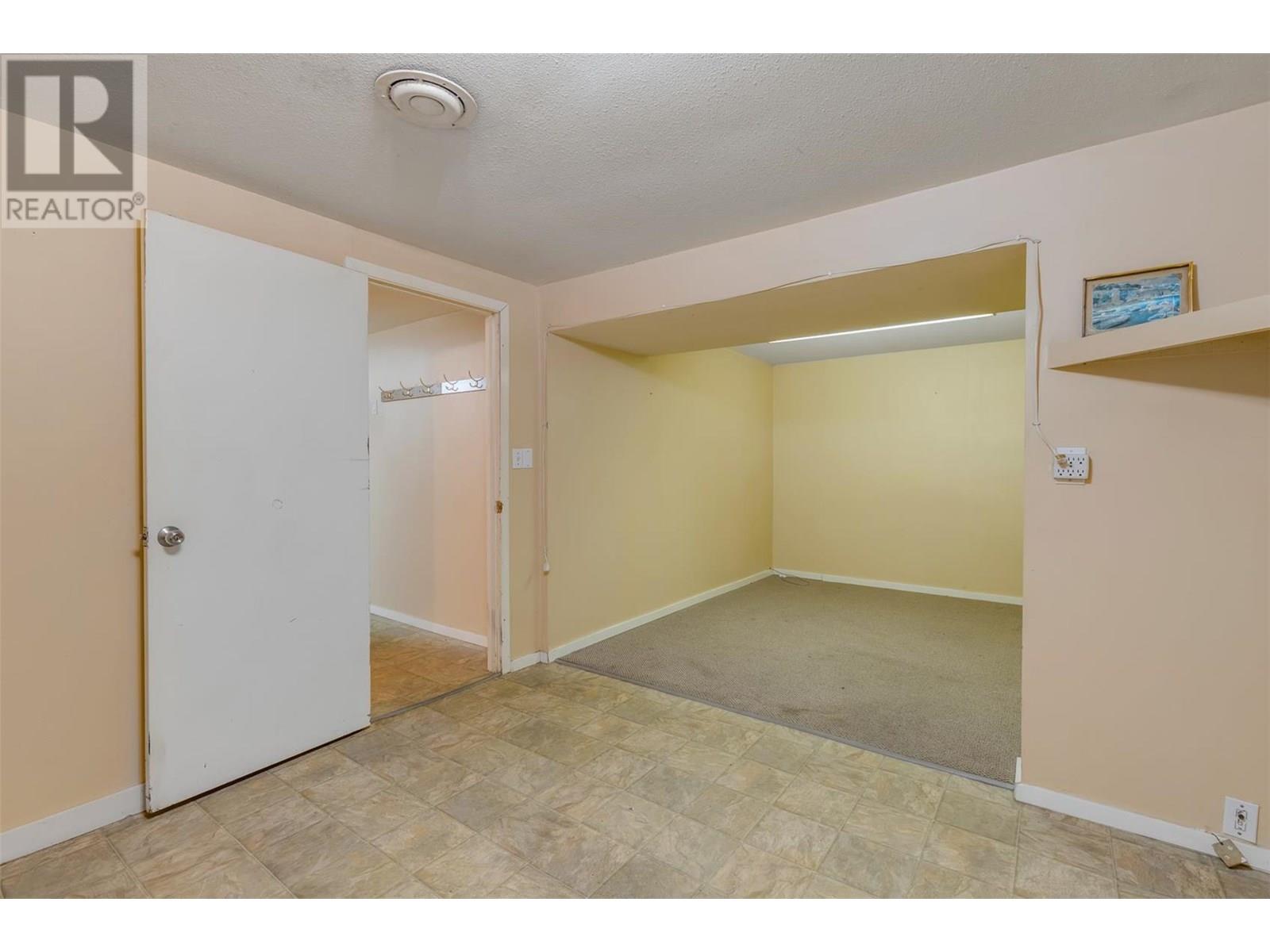 Photo 15 of 215 Mugford Road, Kelowna BC