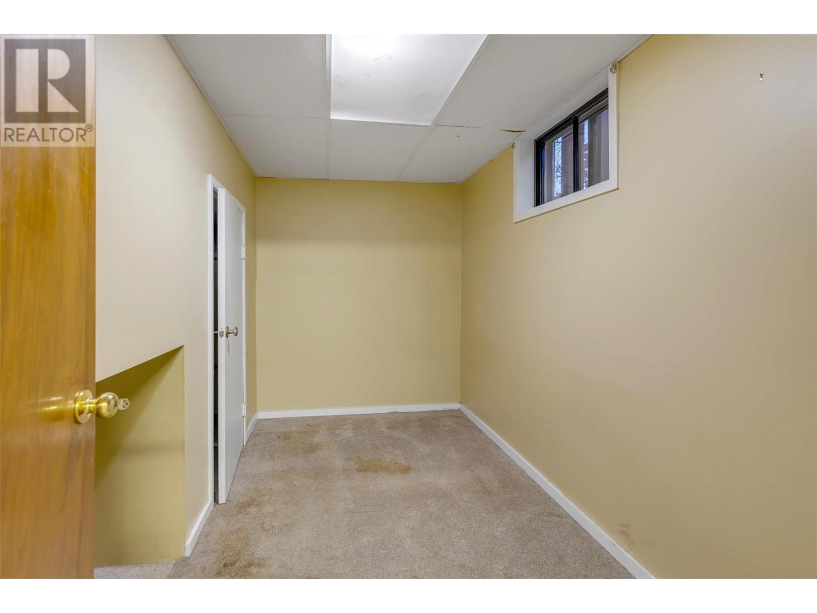 Photo 37 of 215 Mugford Road, Kelowna BC
