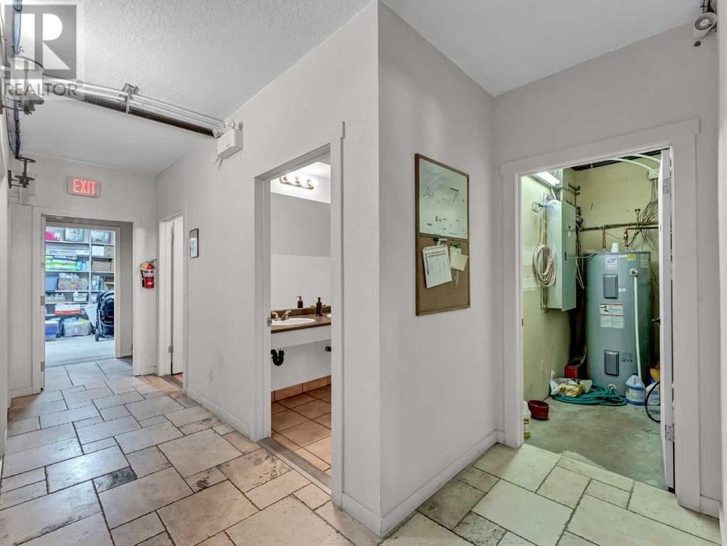Photo 23 of 645 3 Street Se, Medicine Hat AB