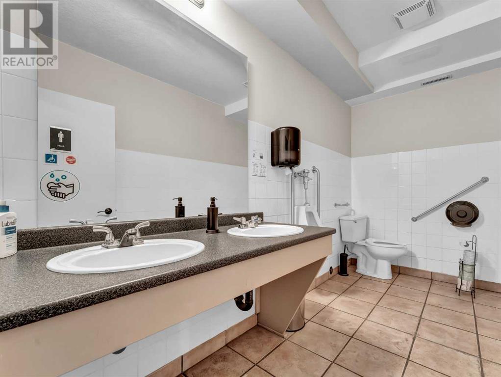 Photo 20 of 645 3 Street Se, Medicine Hat AB