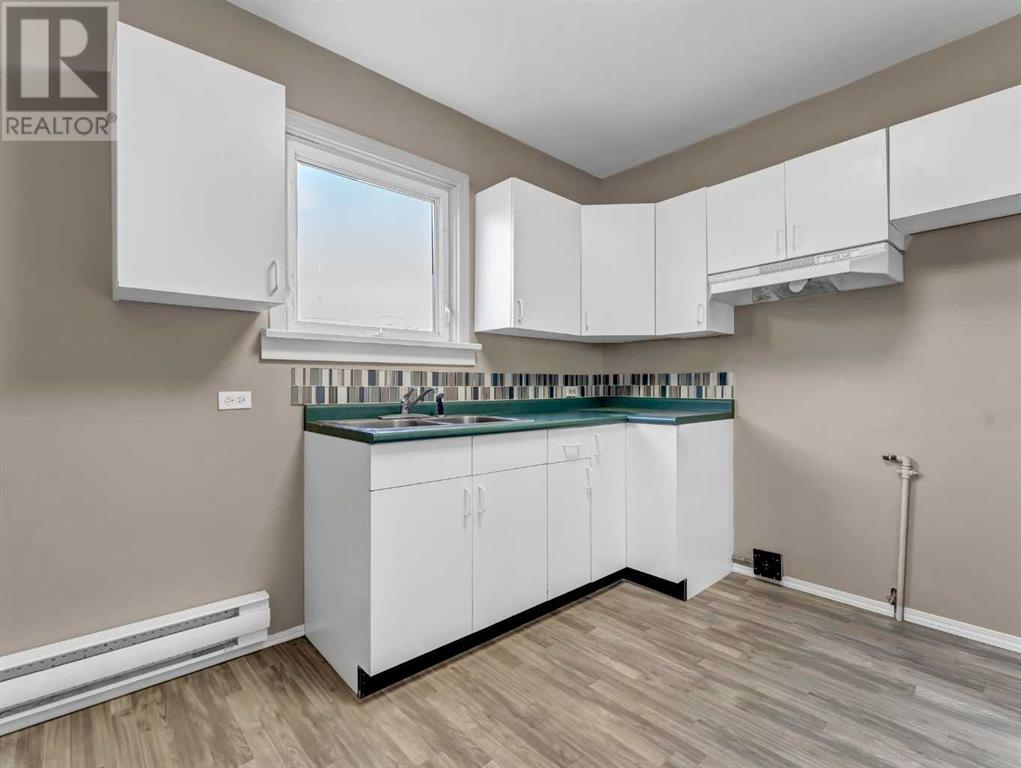 Photo 35 of 645 3 Street Se, Medicine Hat AB