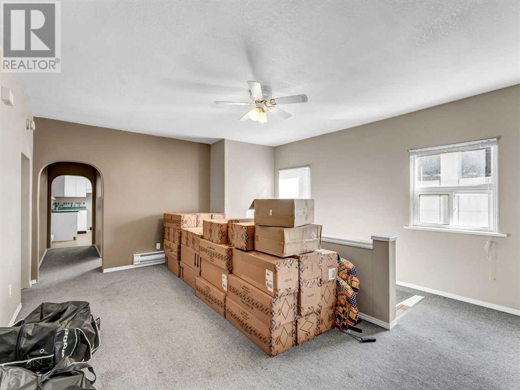 Photo 3 of 645 3 Street Se, Medicine Hat AB