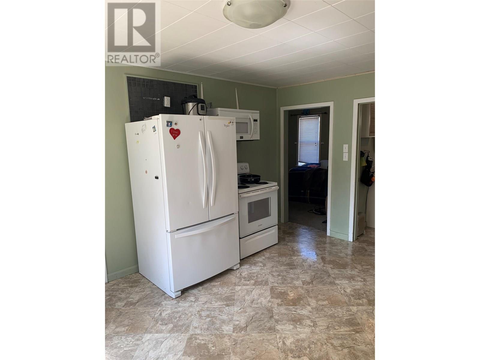572 6 Highway, Nakusp