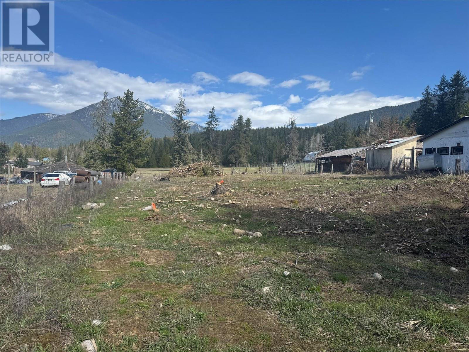 572 6 Highway, Nakusp