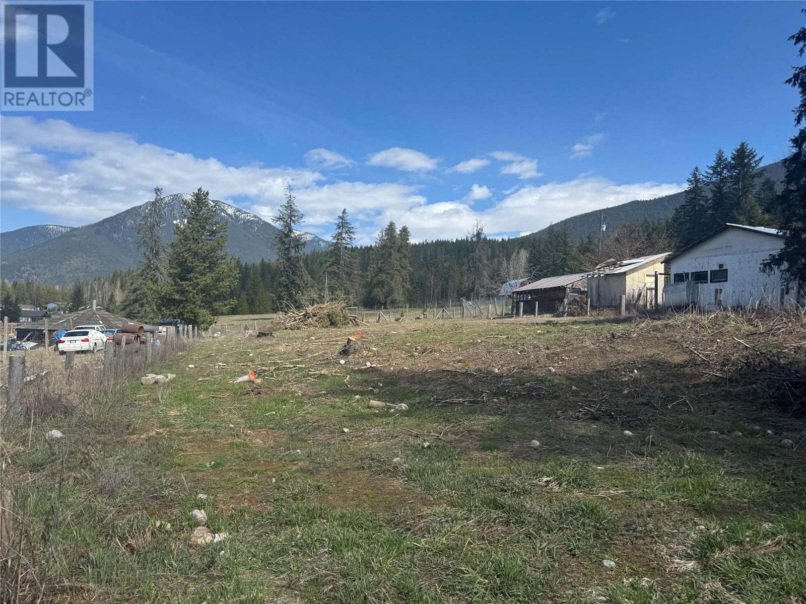 572 6 Highway, Nakusp
