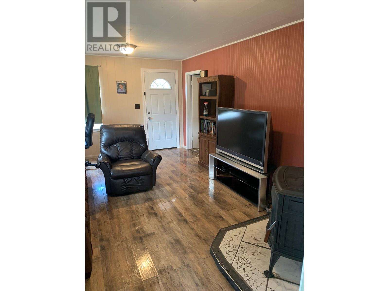572 6 Highway, Nakusp