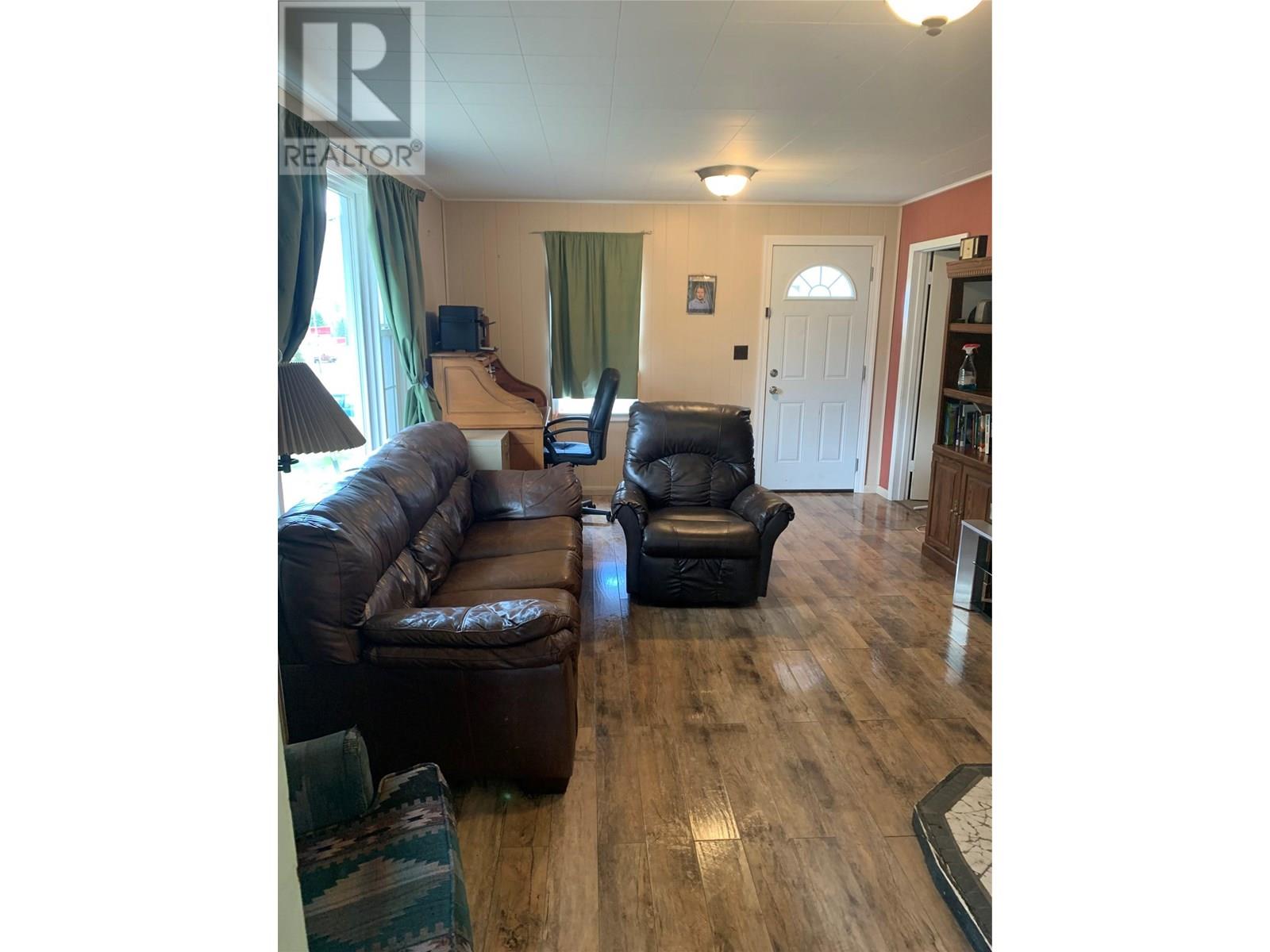 572 6 Highway, Nakusp