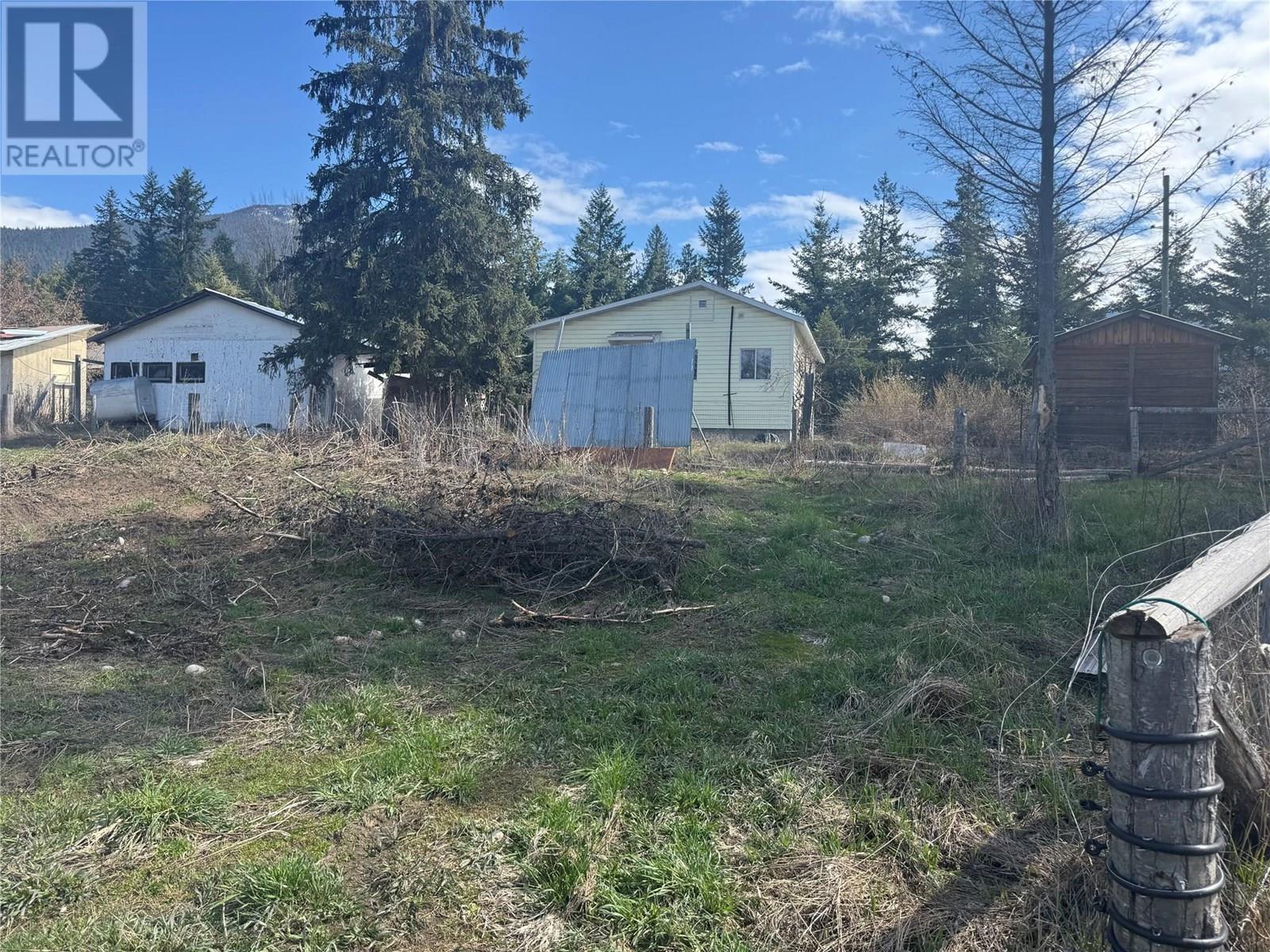 572 6 Highway, Nakusp
