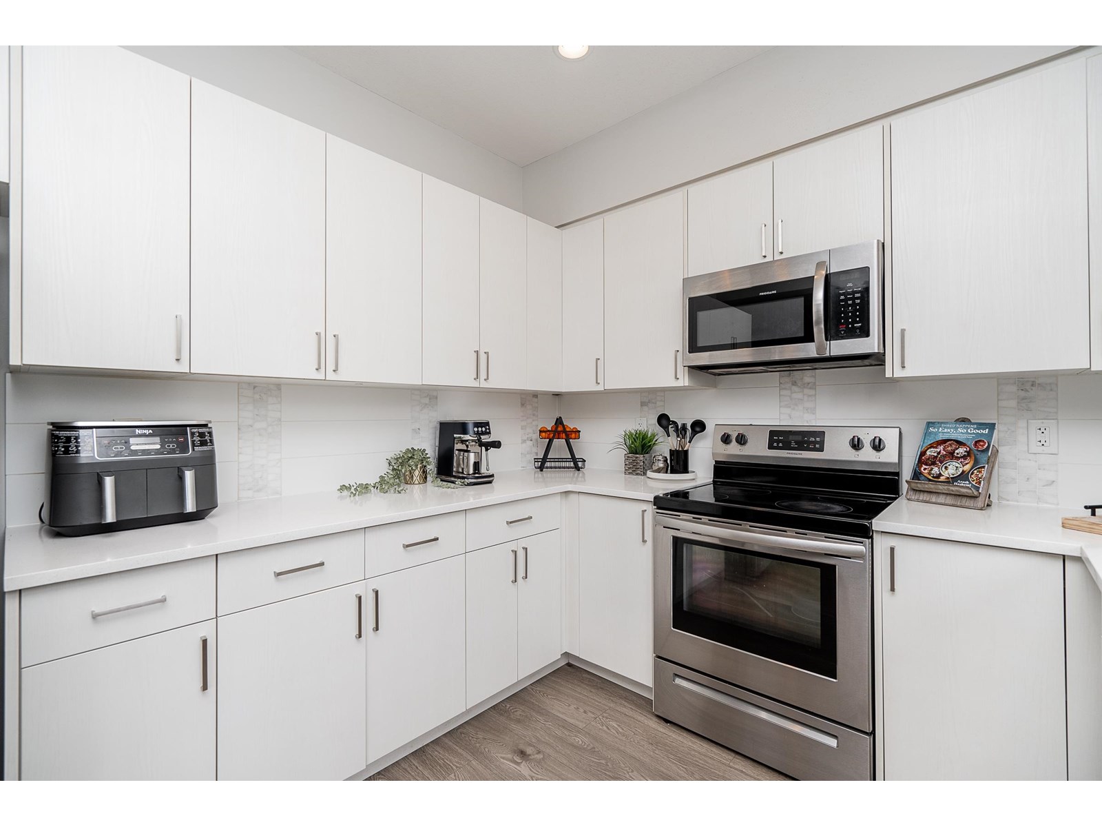 Photo 8 of 50 7169 208 A Avenue, Langley BC