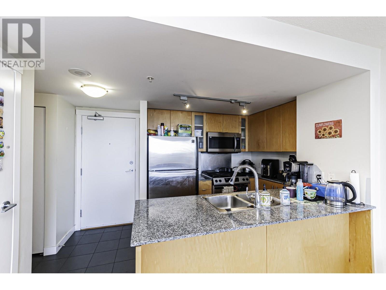 Photo 5 of 1005 7555 Alderbridge Way, Richmond BC