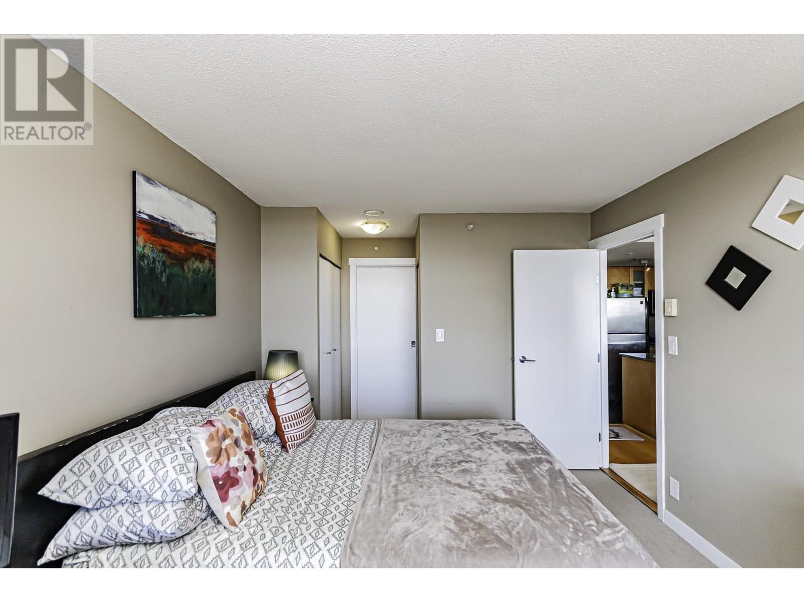 Photo 8 of 1005 7555 Alderbridge Way, Richmond BC