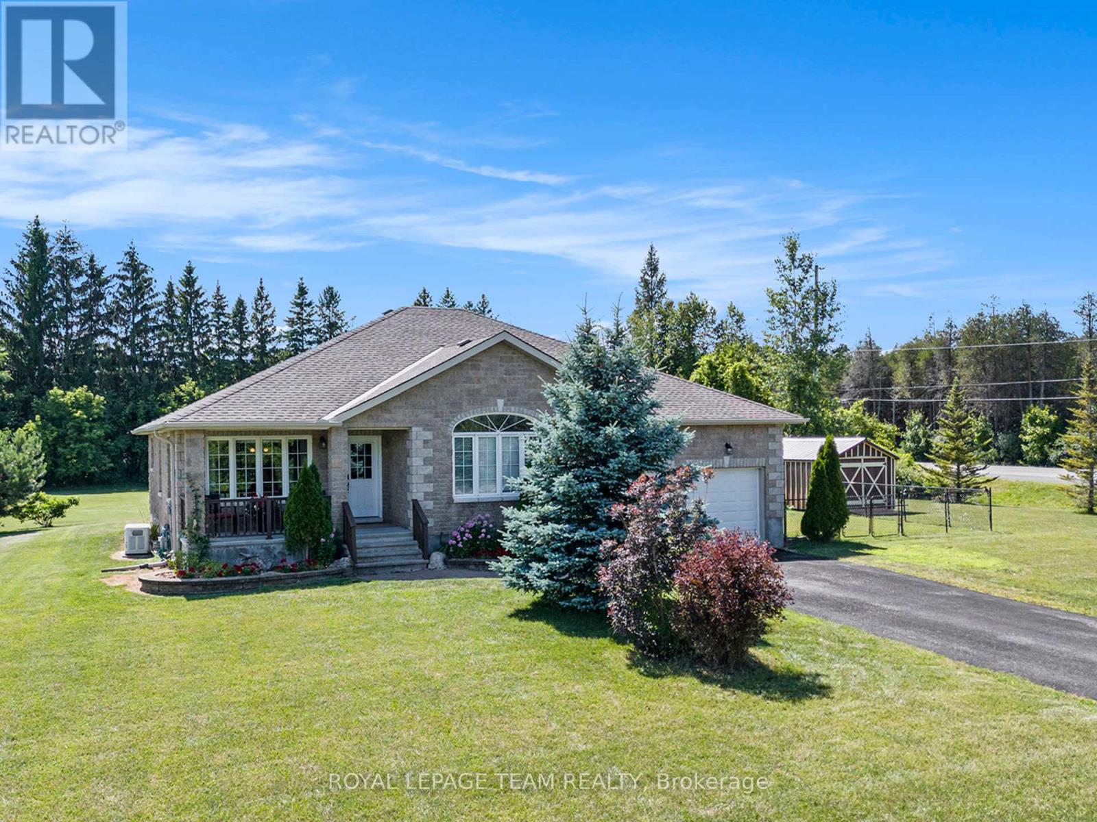 Photo 16 of 124 Stonewalk Drive, North Grenville ON