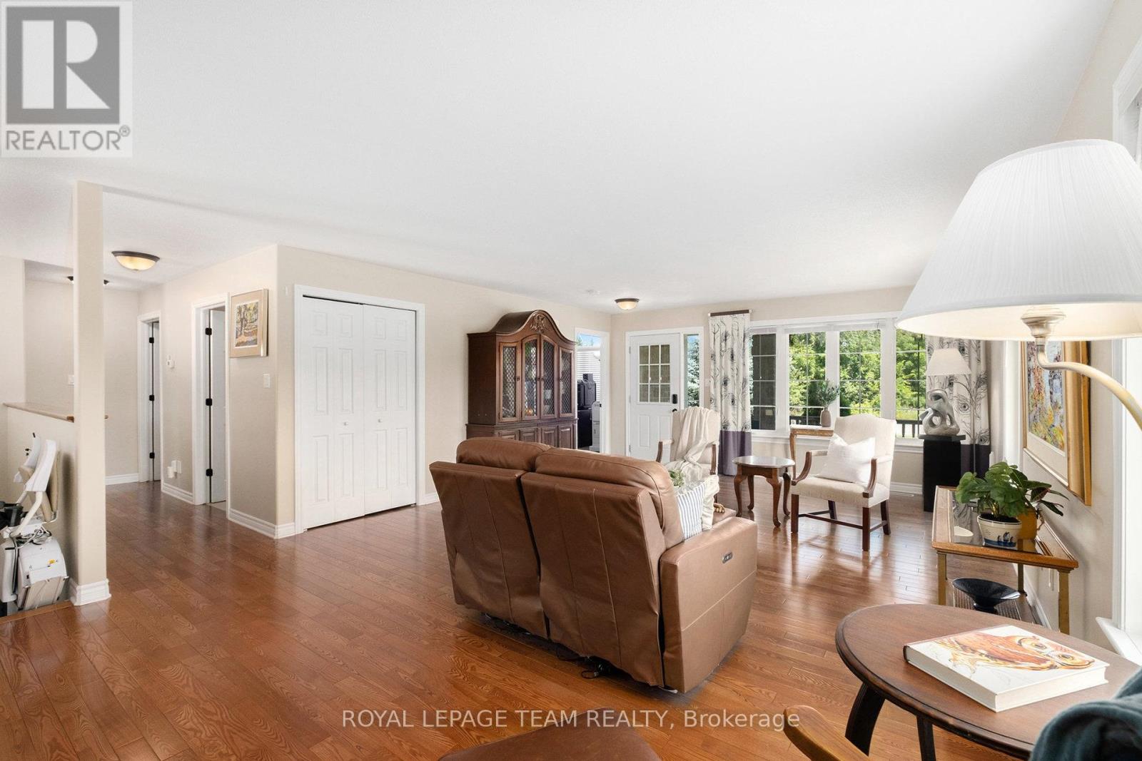 Photo 2 of 124 Stonewalk Drive, North Grenville ON