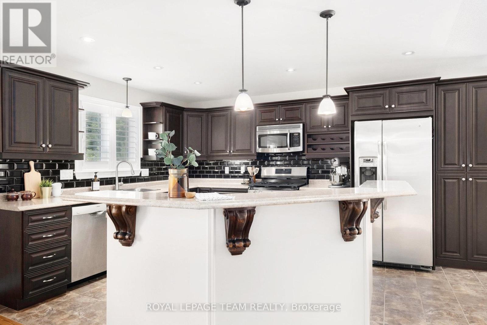 Photo 11 of 124 Stonewalk Drive, North Grenville ON