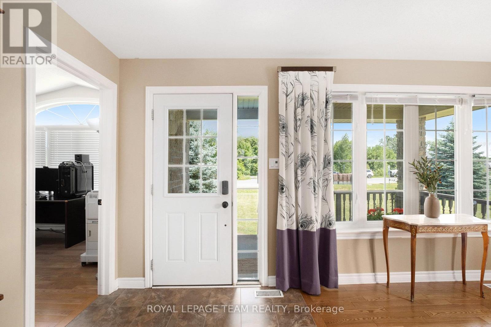Photo 15 of 124 Stonewalk Drive, North Grenville ON