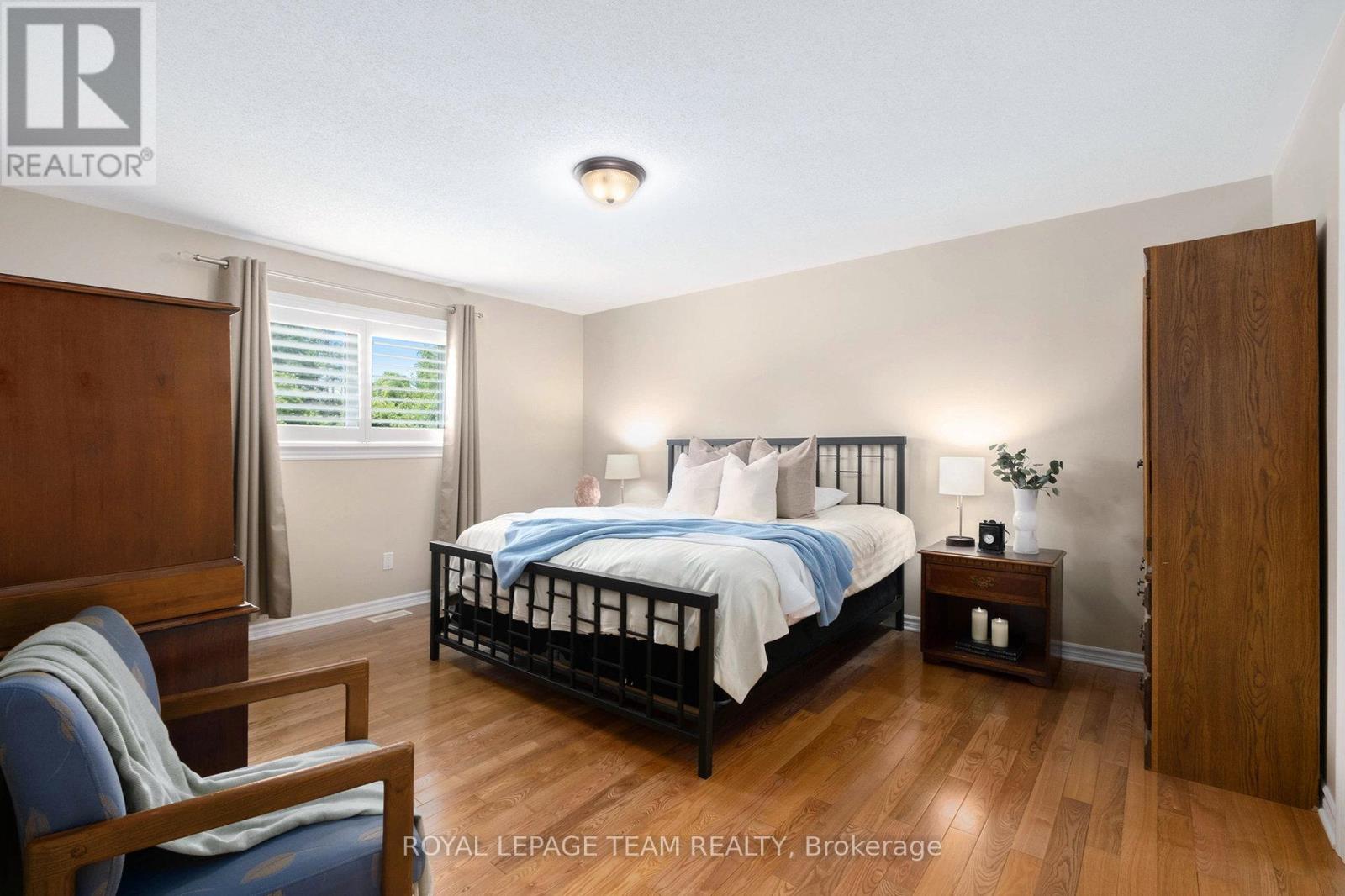 Photo 6 of 124 Stonewalk Drive, North Grenville ON