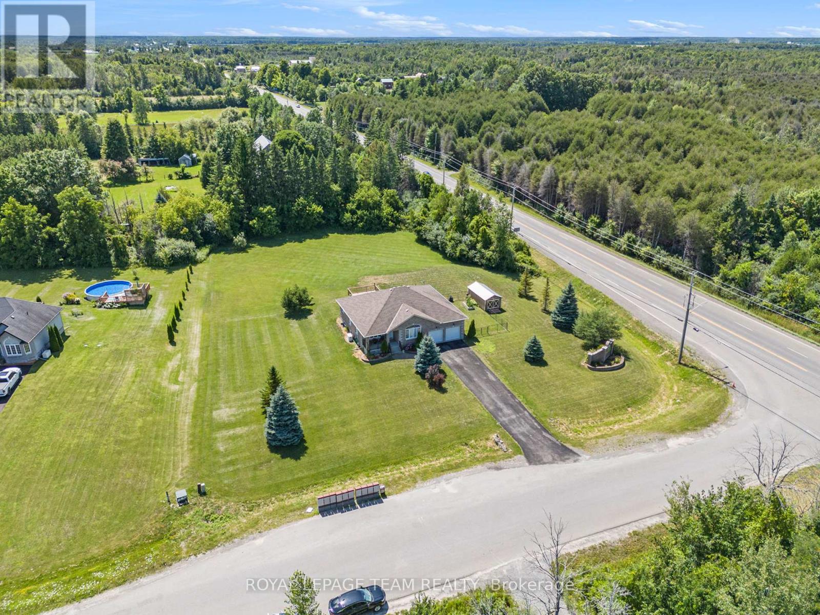 Photo 18 of 124 Stonewalk Drive, North Grenville ON