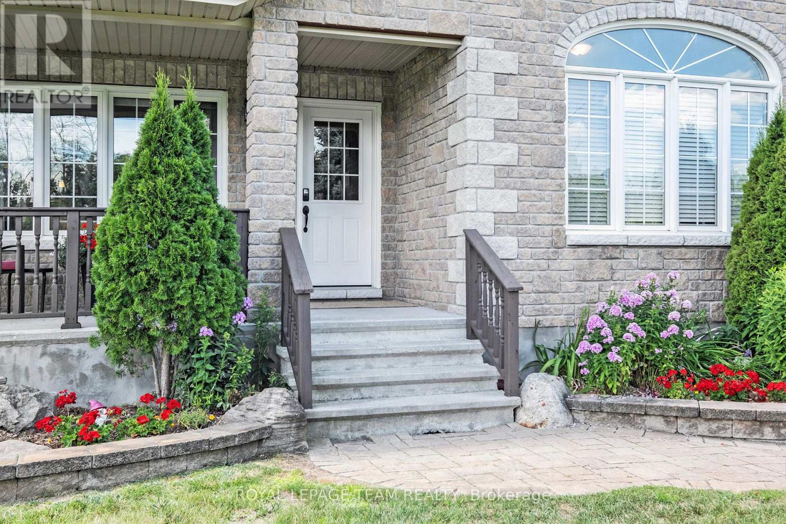 Photo 38 of 124 Stonewalk Drive, North Grenville ON