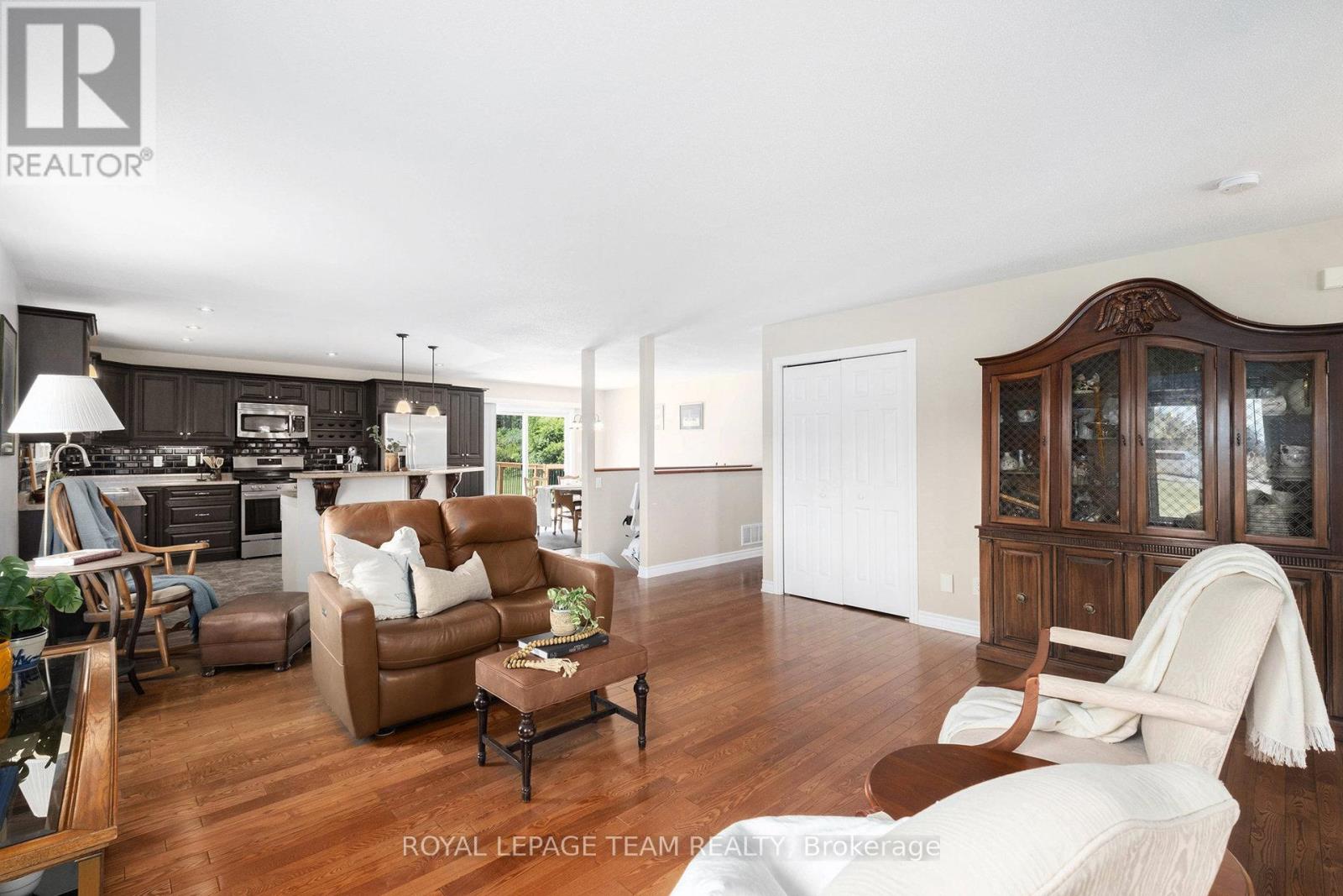 Photo 25 of 124 Stonewalk Drive, North Grenville ON