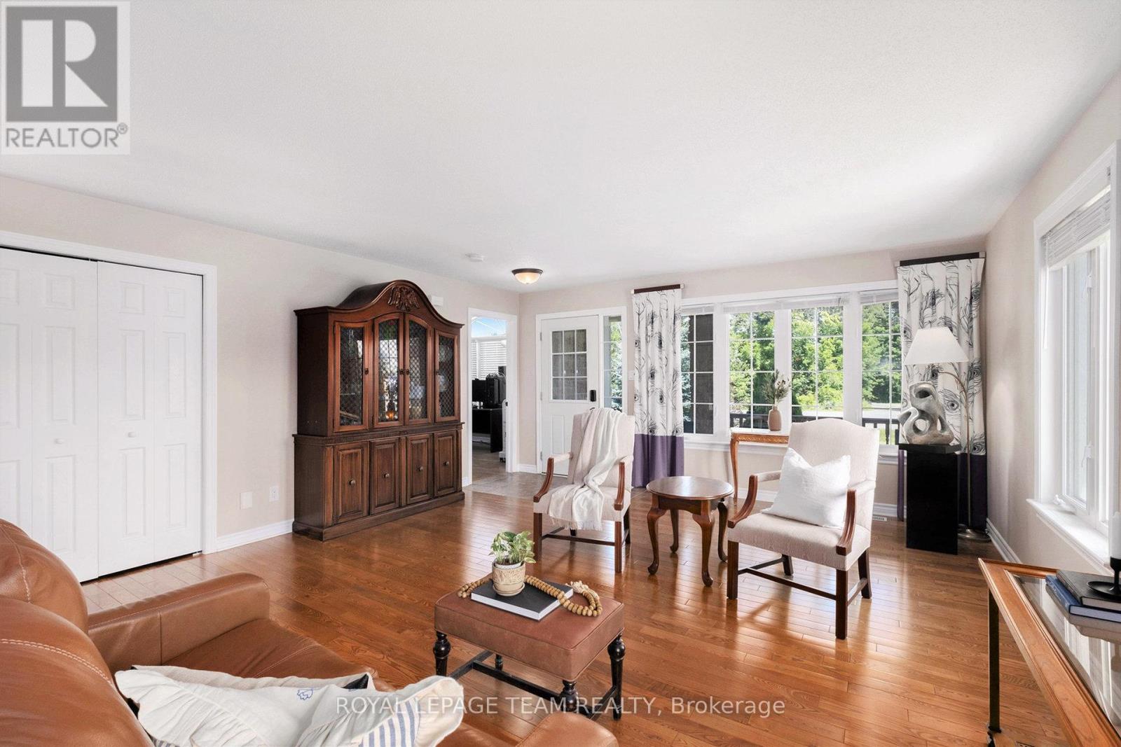 Photo 36 of 124 Stonewalk Drive, North Grenville ON
