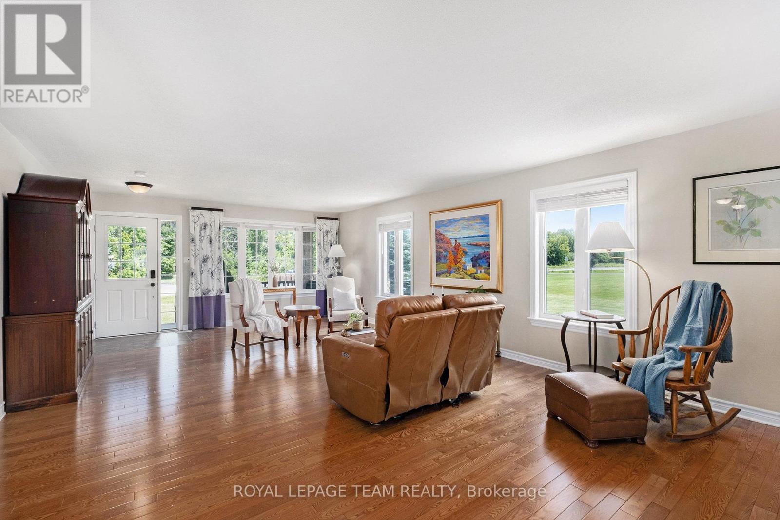 Photo 29 of 124 Stonewalk Drive, North Grenville ON