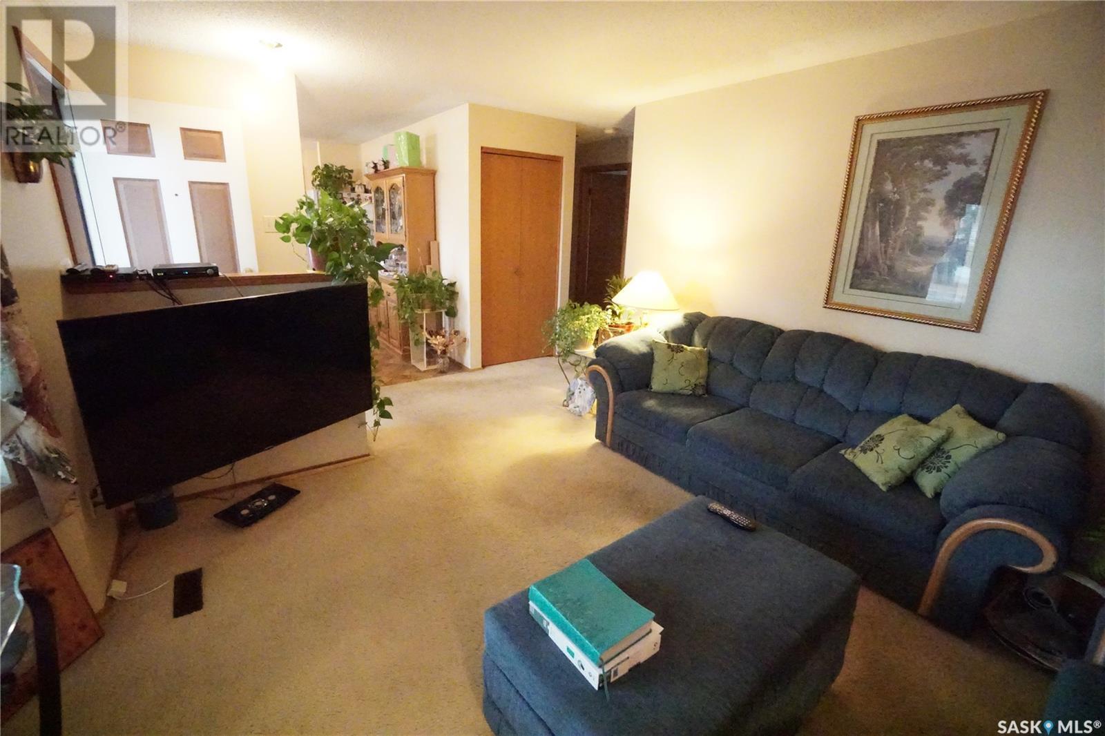 Photo 31 of 986 Garry Street N, Regina SK