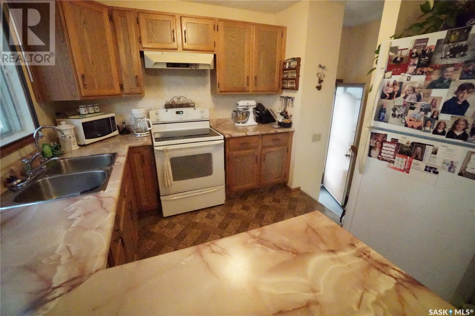Photo 24 of 986 Garry Street N, Regina SK
