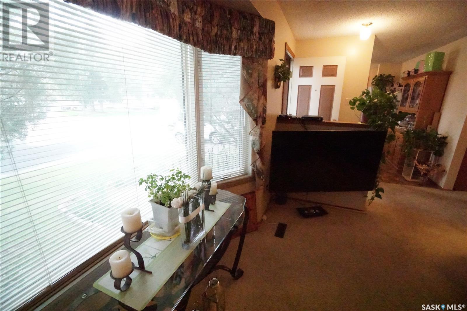Photo 22 of 986 Garry Street N, Regina SK
