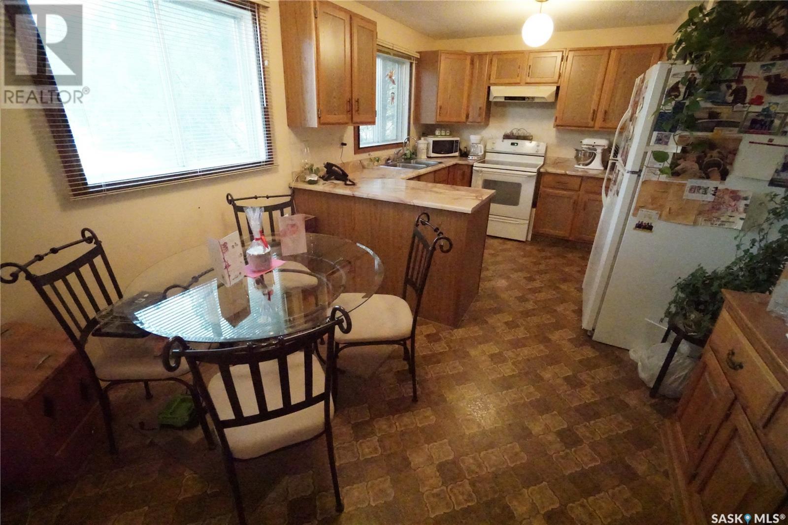 Photo 25 of 986 Garry Street N, Regina SK