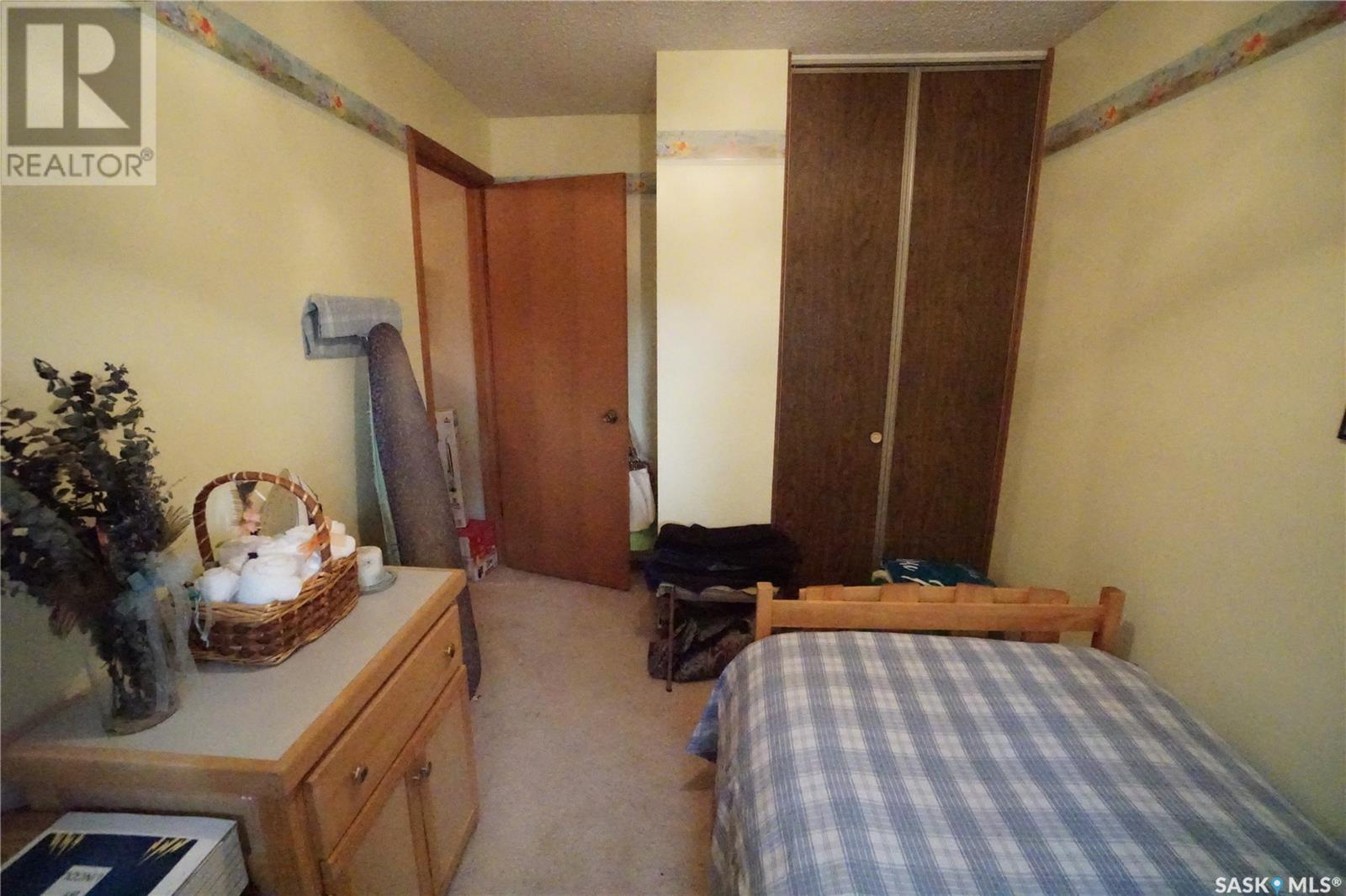 Photo 34 of 986 Garry Street N, Regina SK