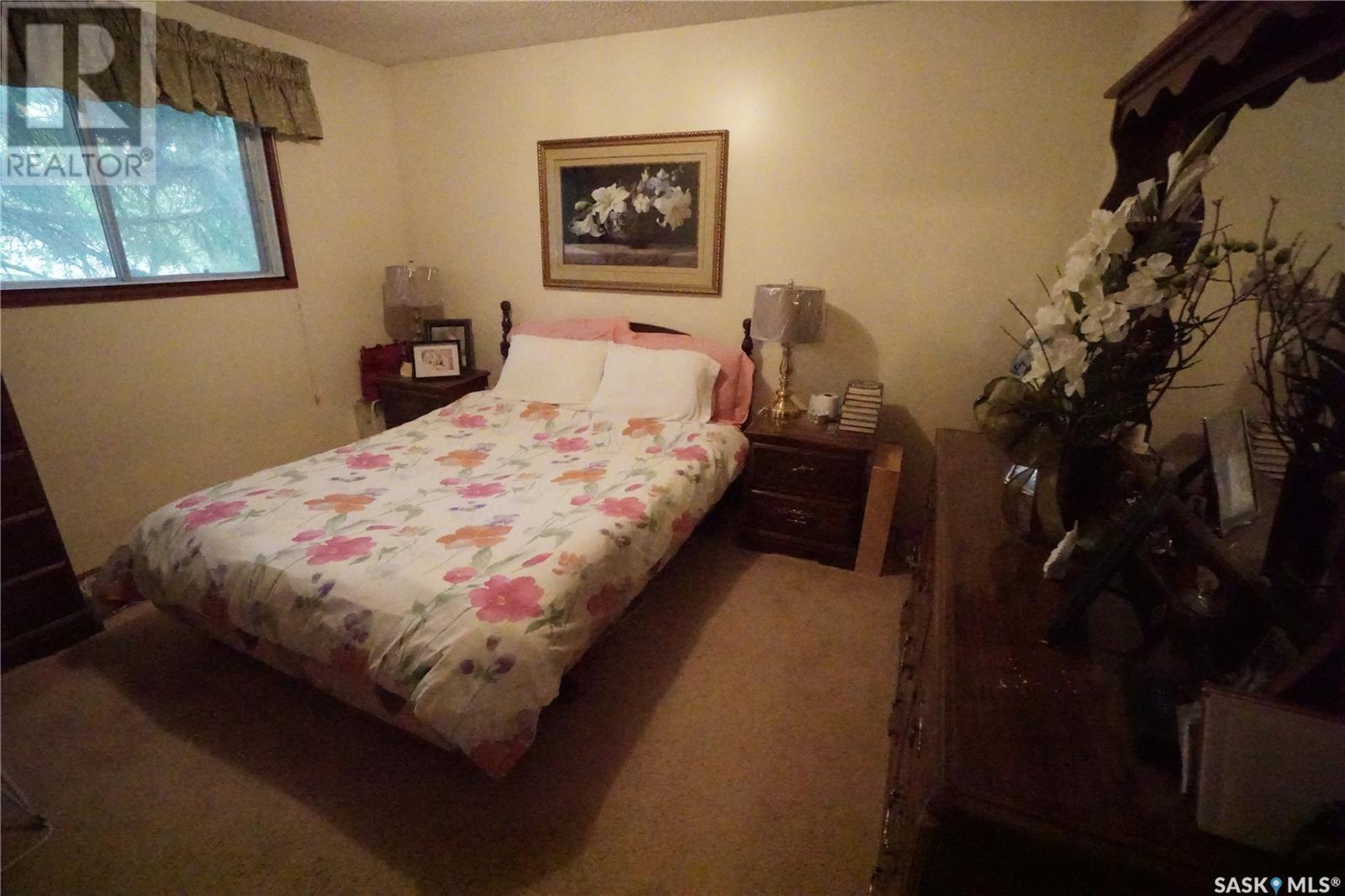 Photo 3 of 986 Garry Street N, Regina SK