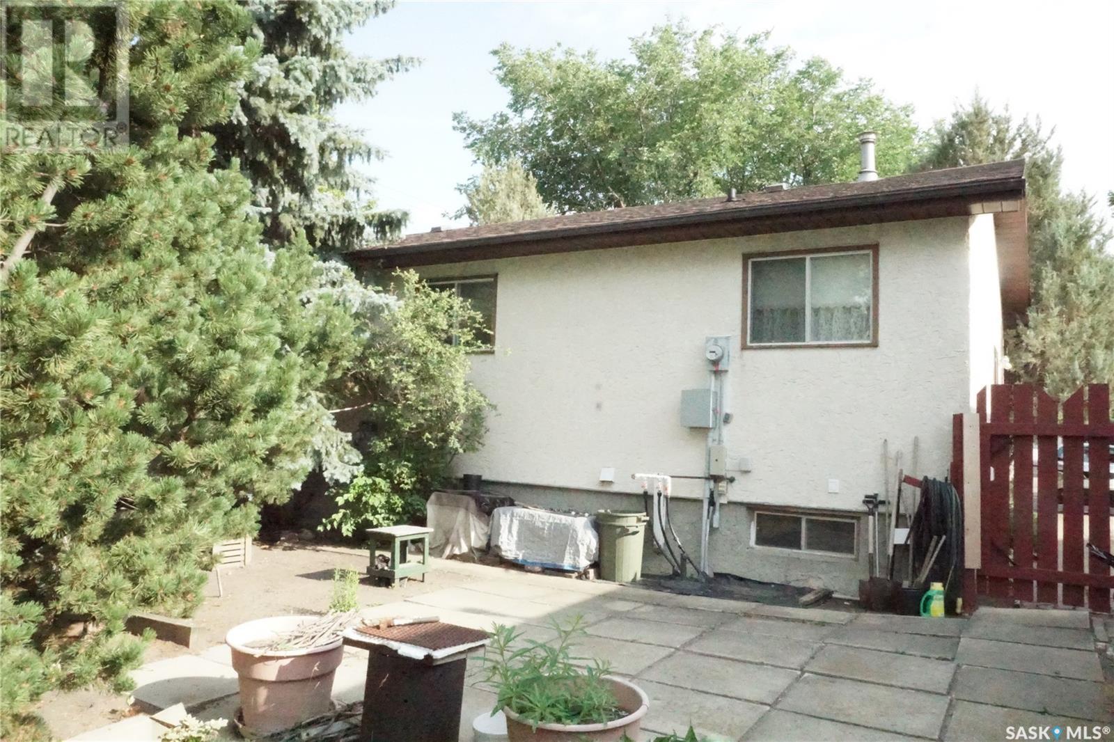 Photo 27 of 986 Garry Street N, Regina SK