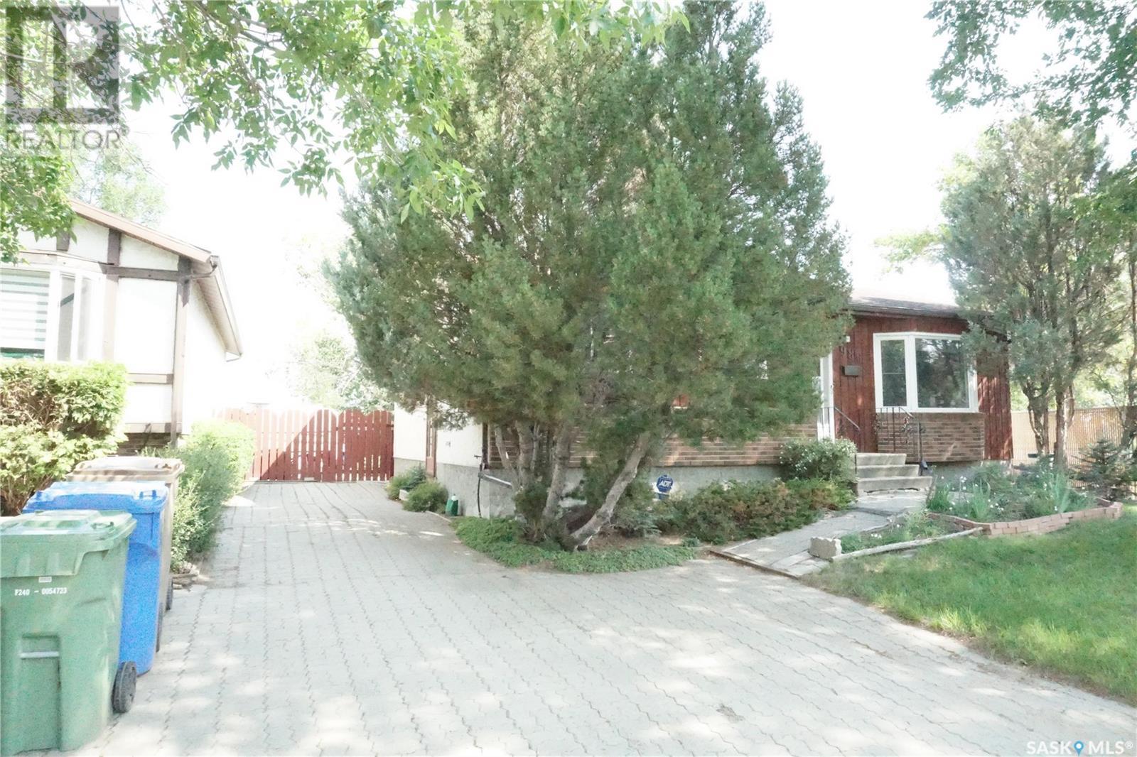 Photo 26 of 986 Garry Street N, Regina SK