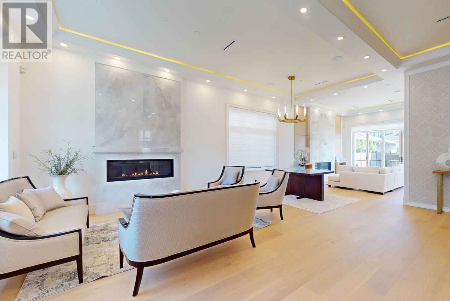 Photo 3 of 2246 W 20th Avenue, Vancouver BC