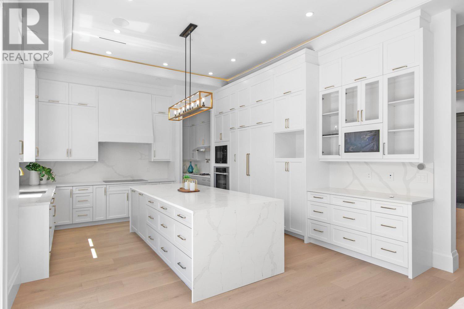 Photo 5 of 2246 W 20th Avenue, Vancouver BC