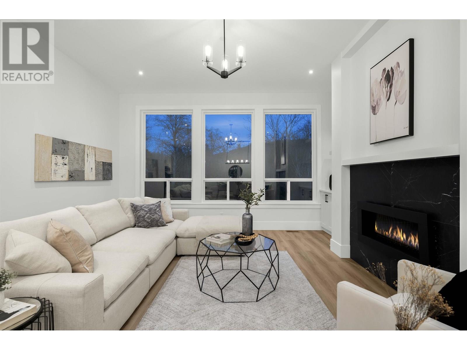 Photo 10 of 11018 243 B Street, Maple Ridge BC