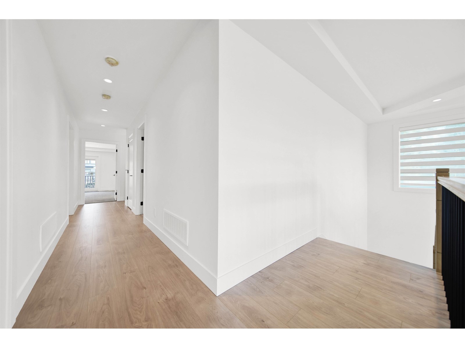 Photo 6 of 20884 48 Avenue, Langley BC